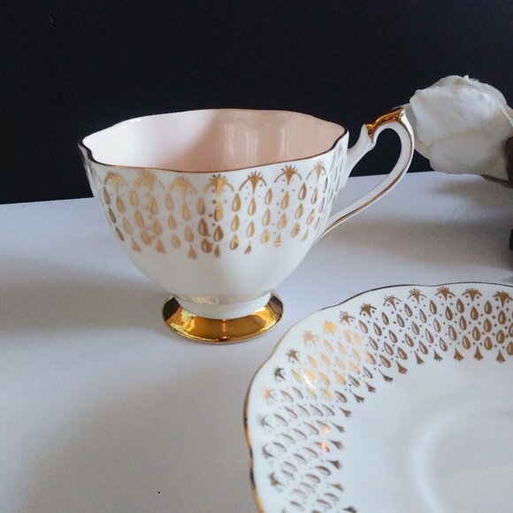 Queen Anne Bone China Tea Cup Pink Gold - Picture 11 of 16